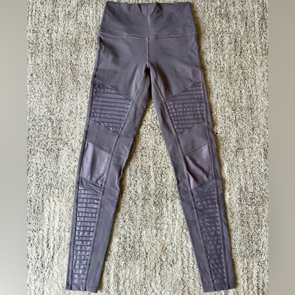 ALO Yoga High-Waist Moto Leggings in Purple Dusk